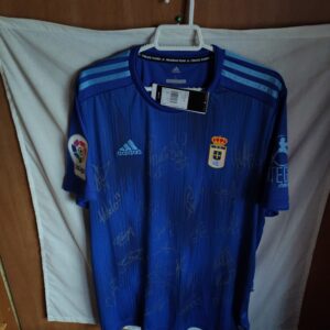 Nueva y firmada por la plantilla - Real Oviedo