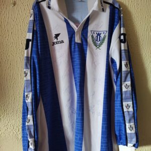 Match Worn y firmada por la plantilla- CD Leganes - dorsal 18