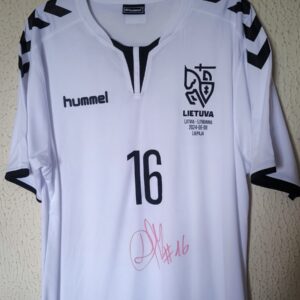 Player Issue y firmada vs Letonia - Seleccion de Lituania - 16 Deividas Mikelionis