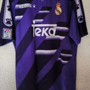 Nueva y Player Issue - Real Madrid CF - dorsal 20