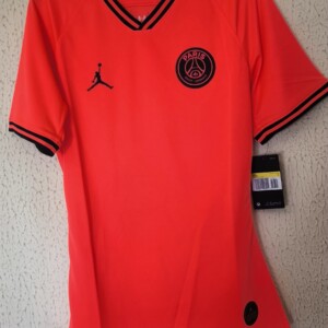 Nueva y Player Issue - PSG Paris Saint Germain