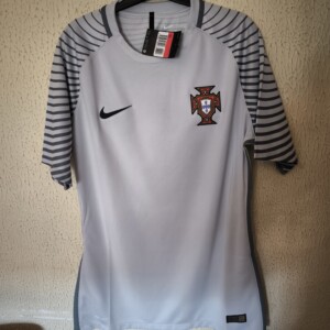 Nueva y Player Issue - Seleccion de Portugal