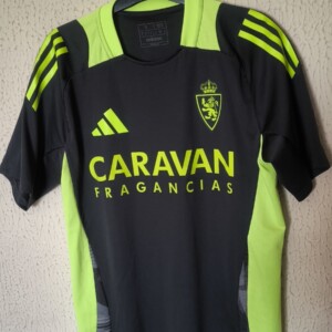 Player Worn training vs Albacete - Real Zaragoza